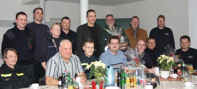 Der Bürgermeister dankte den Helfern von Polizei, Feuerwehr und Rettungsdienst dür die geleistete Arbeit in 2010.